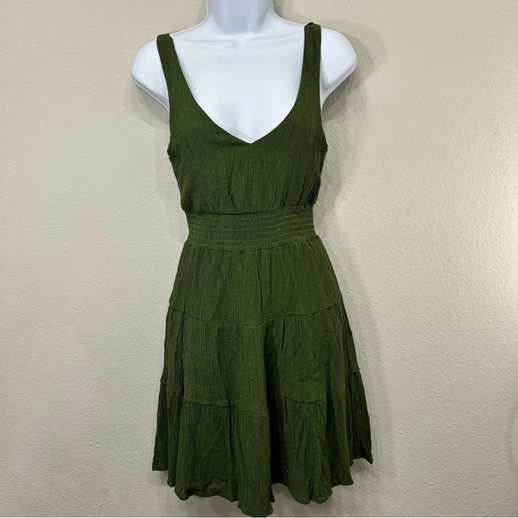 CITY STUDIO Womens Green Stretch Cut Out Smocked Tie-back Tiered Sleeveless - Picture 8 of 11